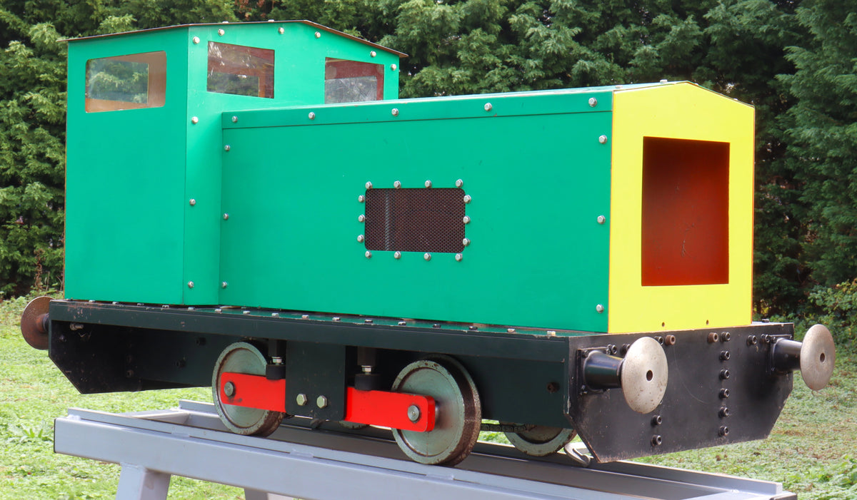 7¼ inch narrow gauge 0-4-0 battery electric shunter