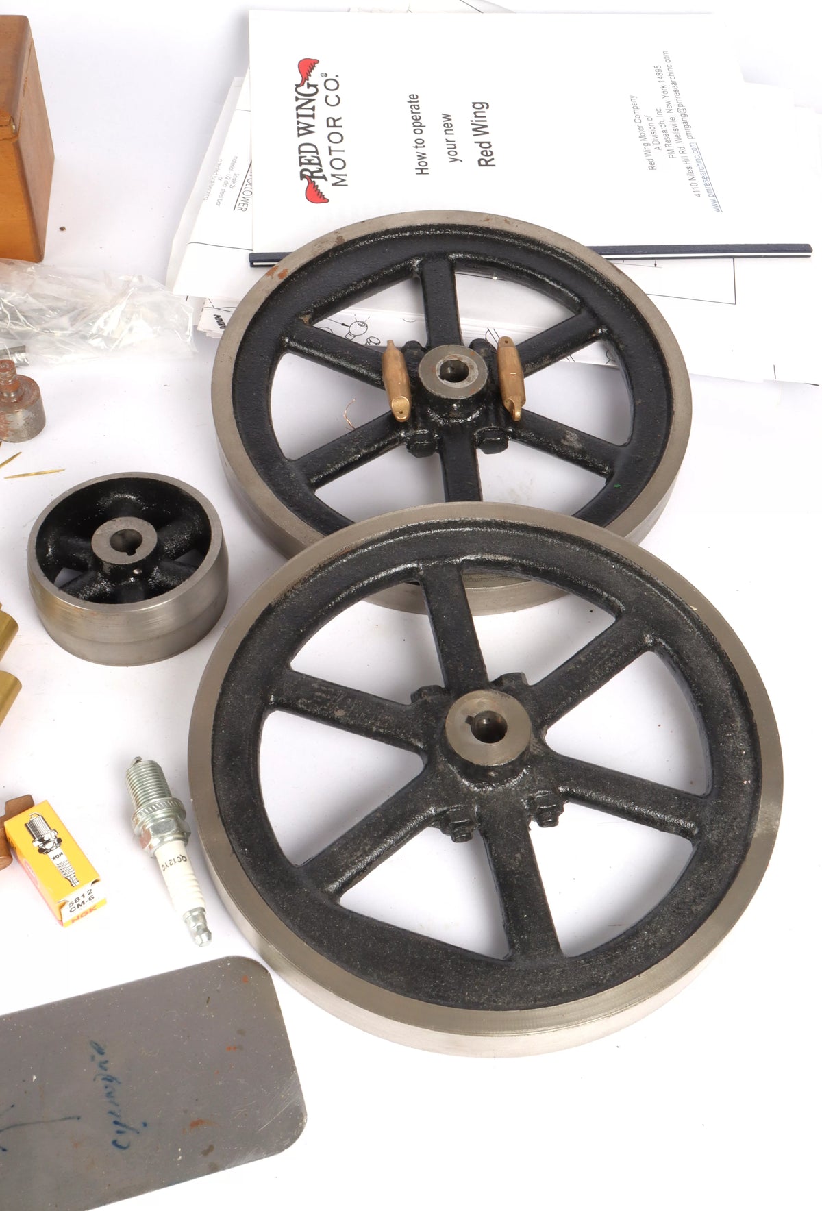 Red Wing open crank hopper-cooled engine
