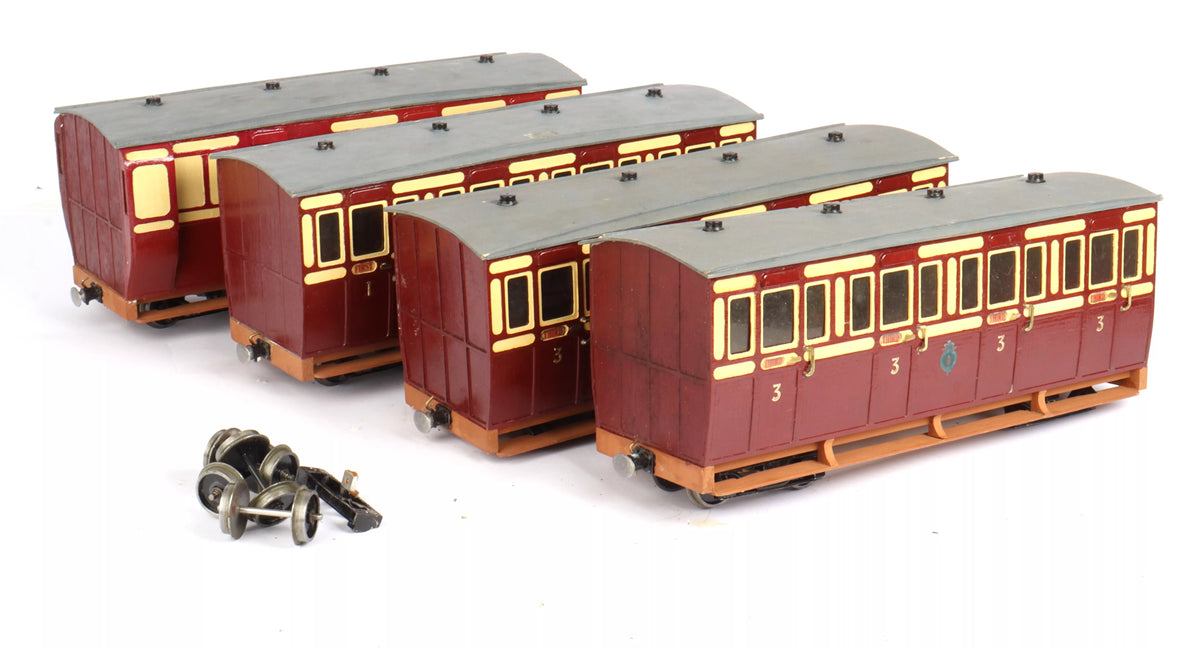 Rake of four 32mm coaches