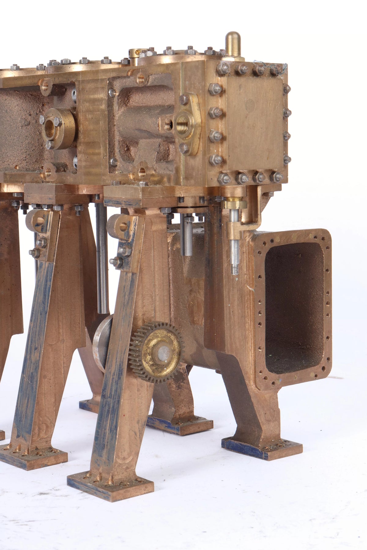 Triple expansion engine