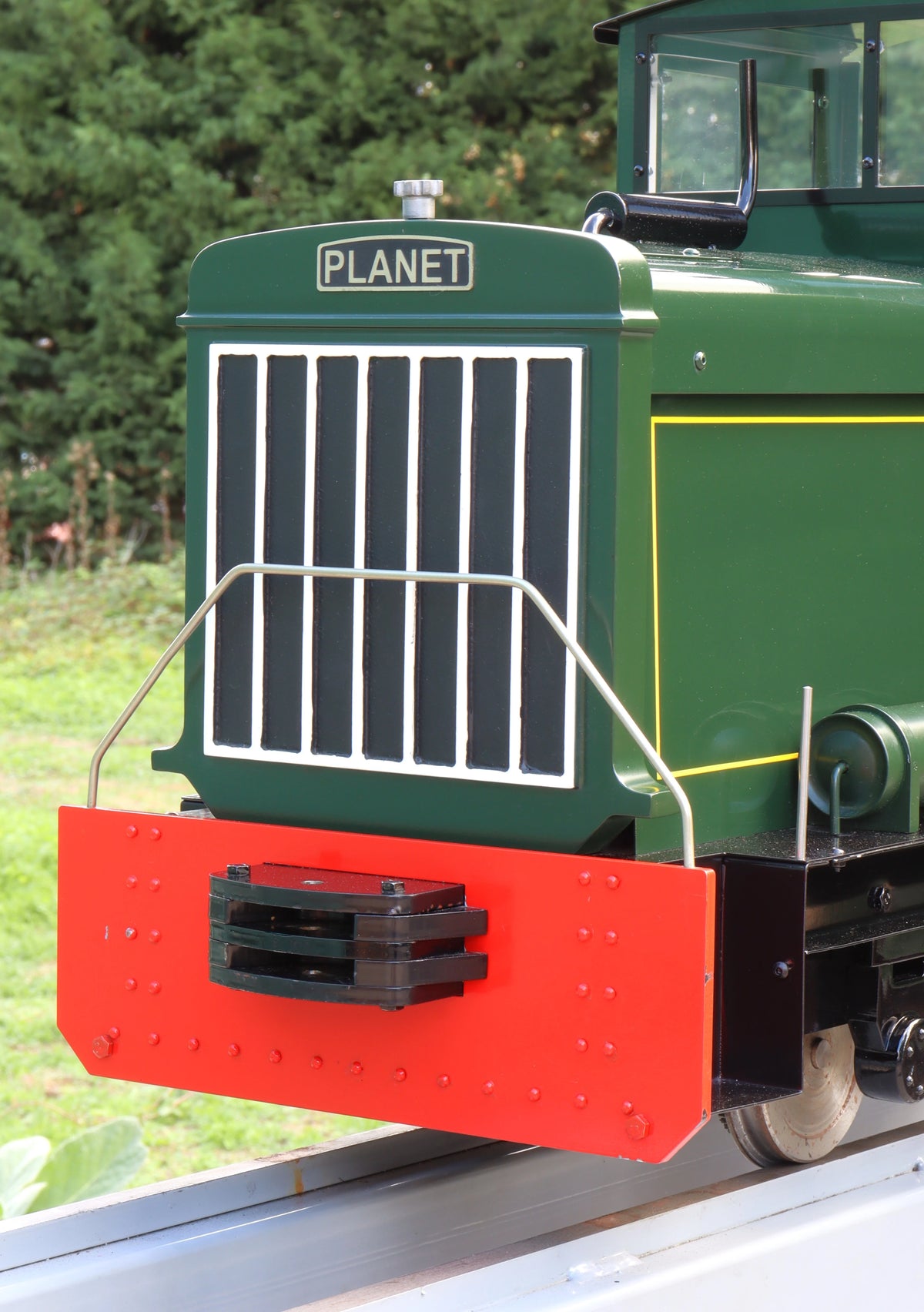5 inch gauge Planet battery-electric shunter