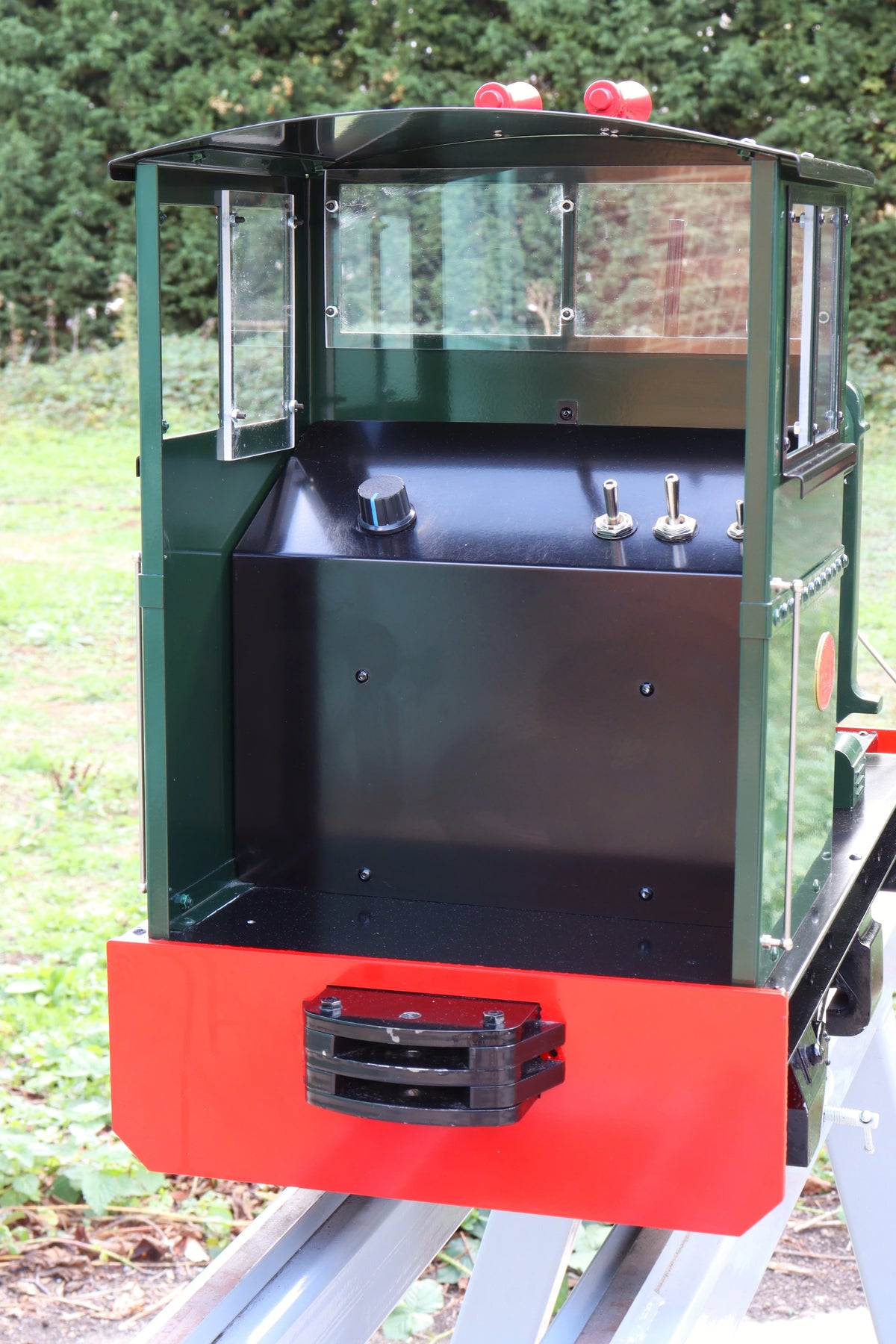 5 inch gauge Planet battery-electric shunter