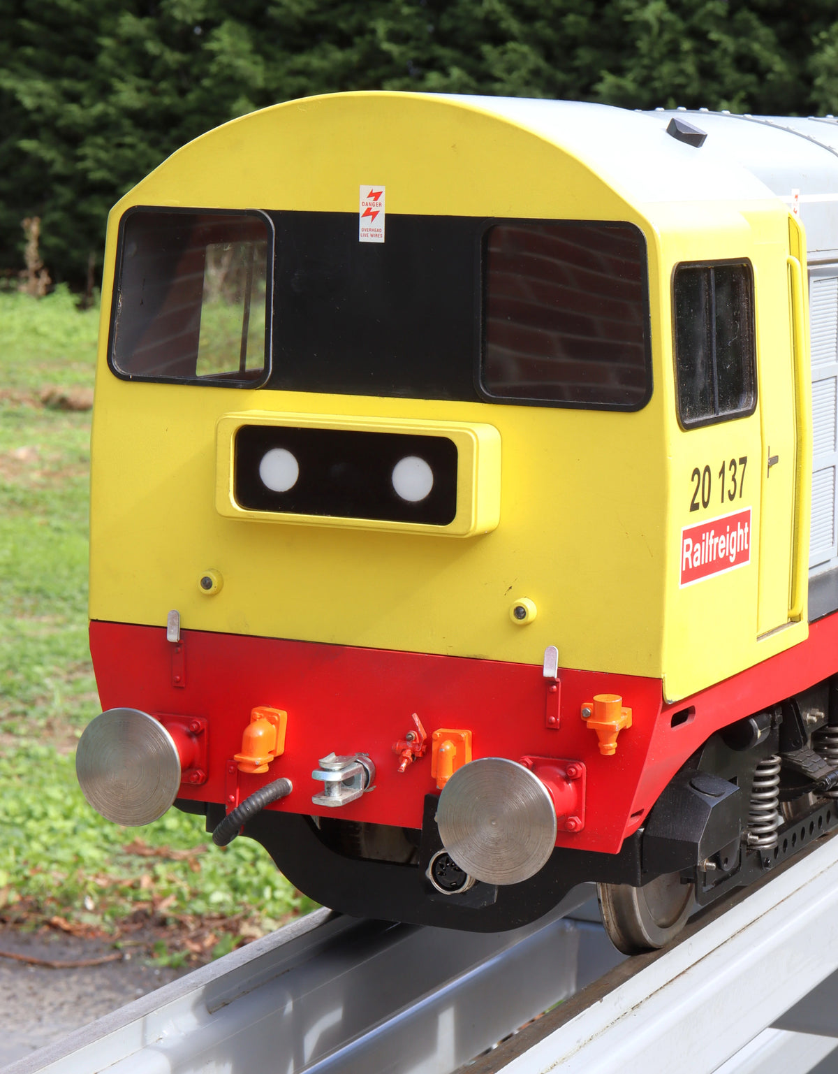 5 inch gauge 17D Class 20 battery electric